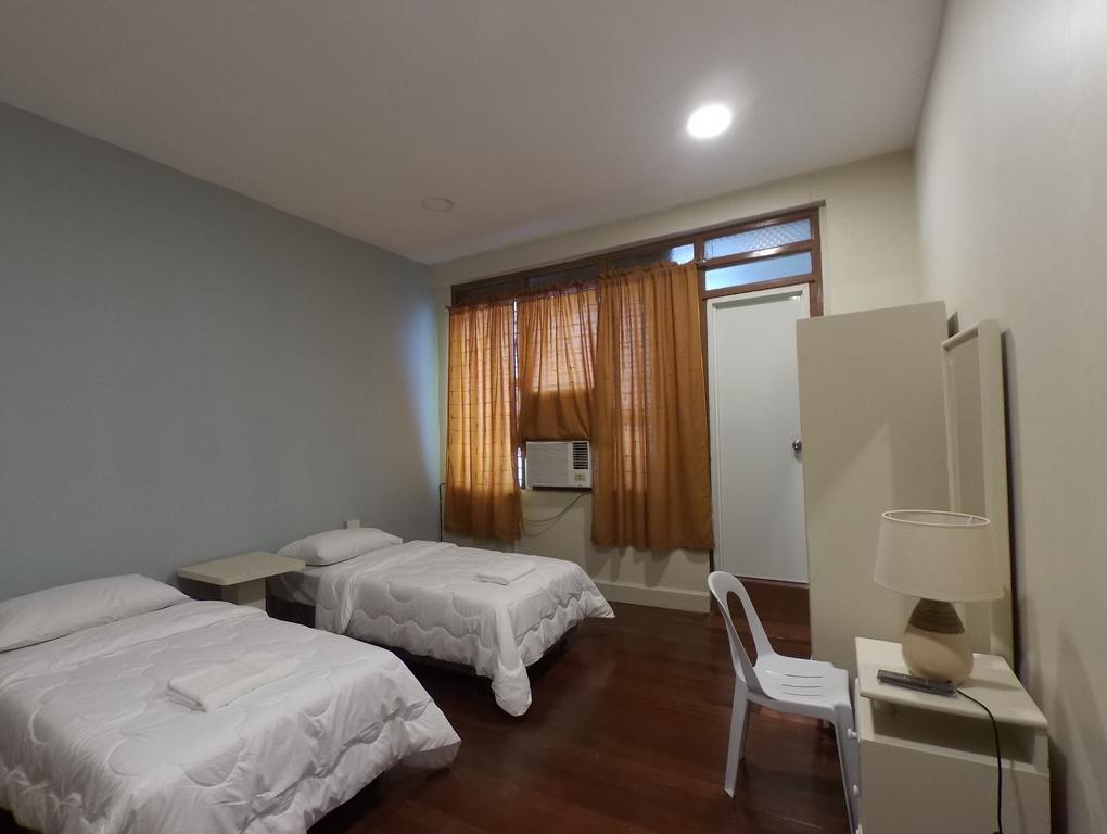 ホテル Residencia Marfel タクロバン エクステリア 写真