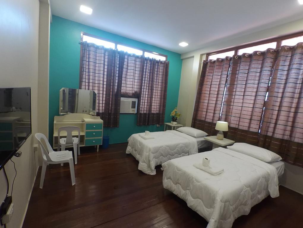 ホテル Residencia Marfel タクロバン エクステリア 写真