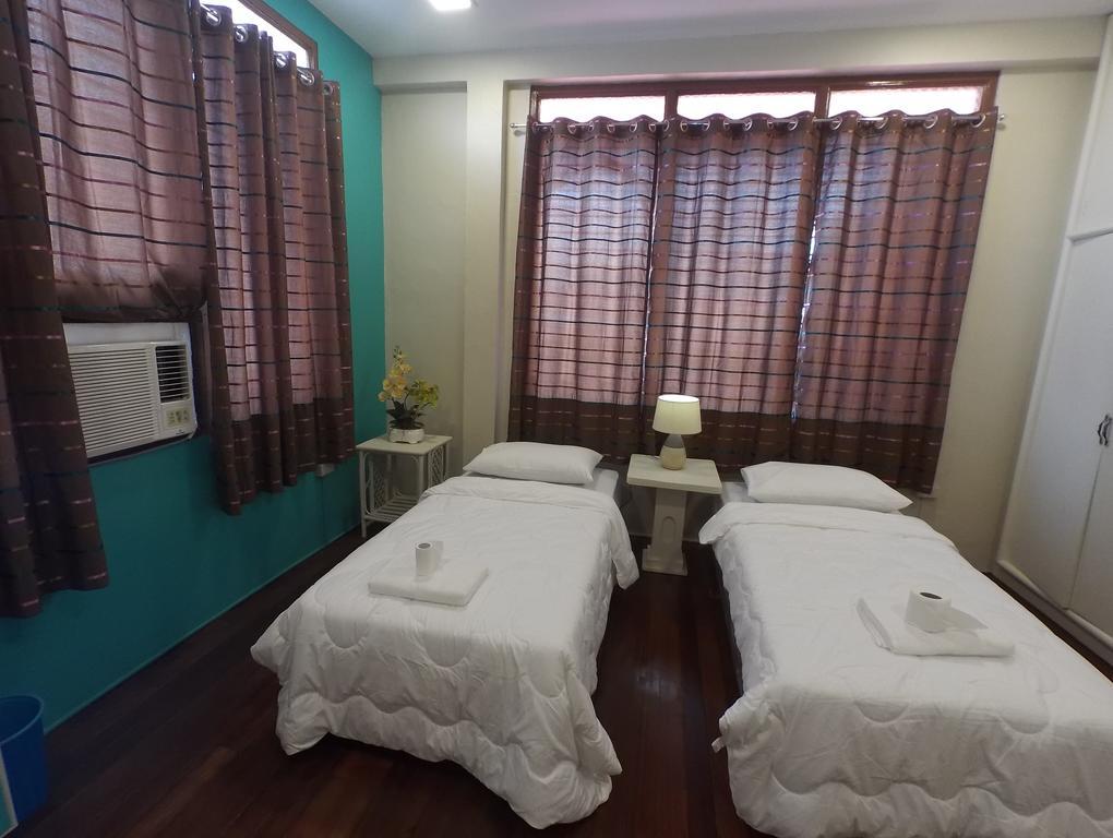 ホテル Residencia Marfel タクロバン エクステリア 写真