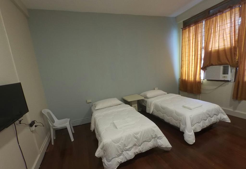 ホテル Residencia Marfel タクロバン エクステリア 写真
