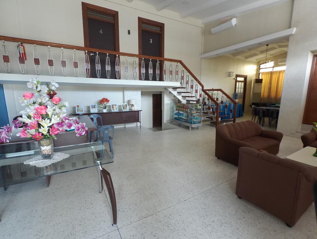 ホテル Residencia Marfel タクロバン エクステリア 写真