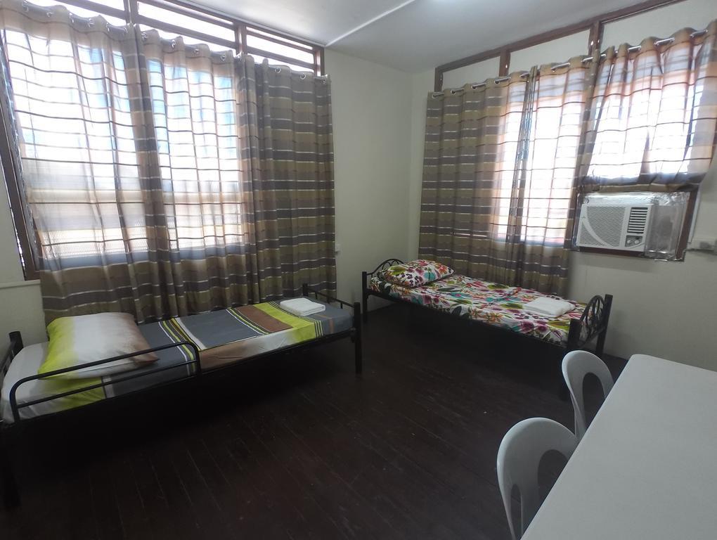 ホテル Residencia Marfel タクロバン エクステリア 写真