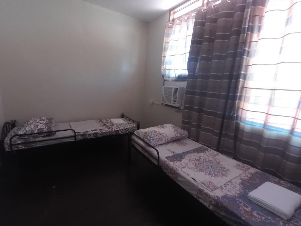 ホテル Residencia Marfel タクロバン エクステリア 写真