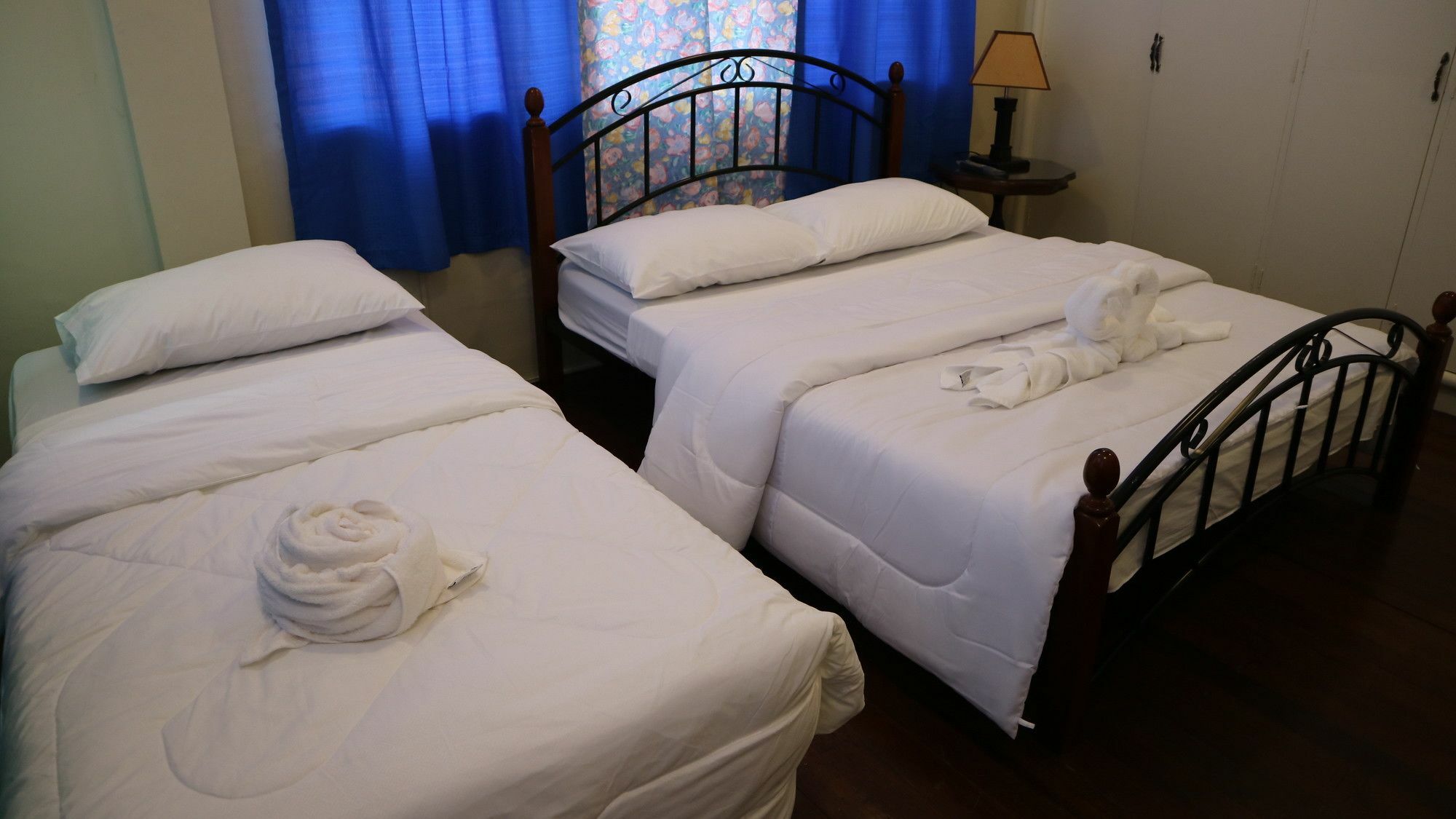 ホテル Residencia Marfel タクロバン エクステリア 写真