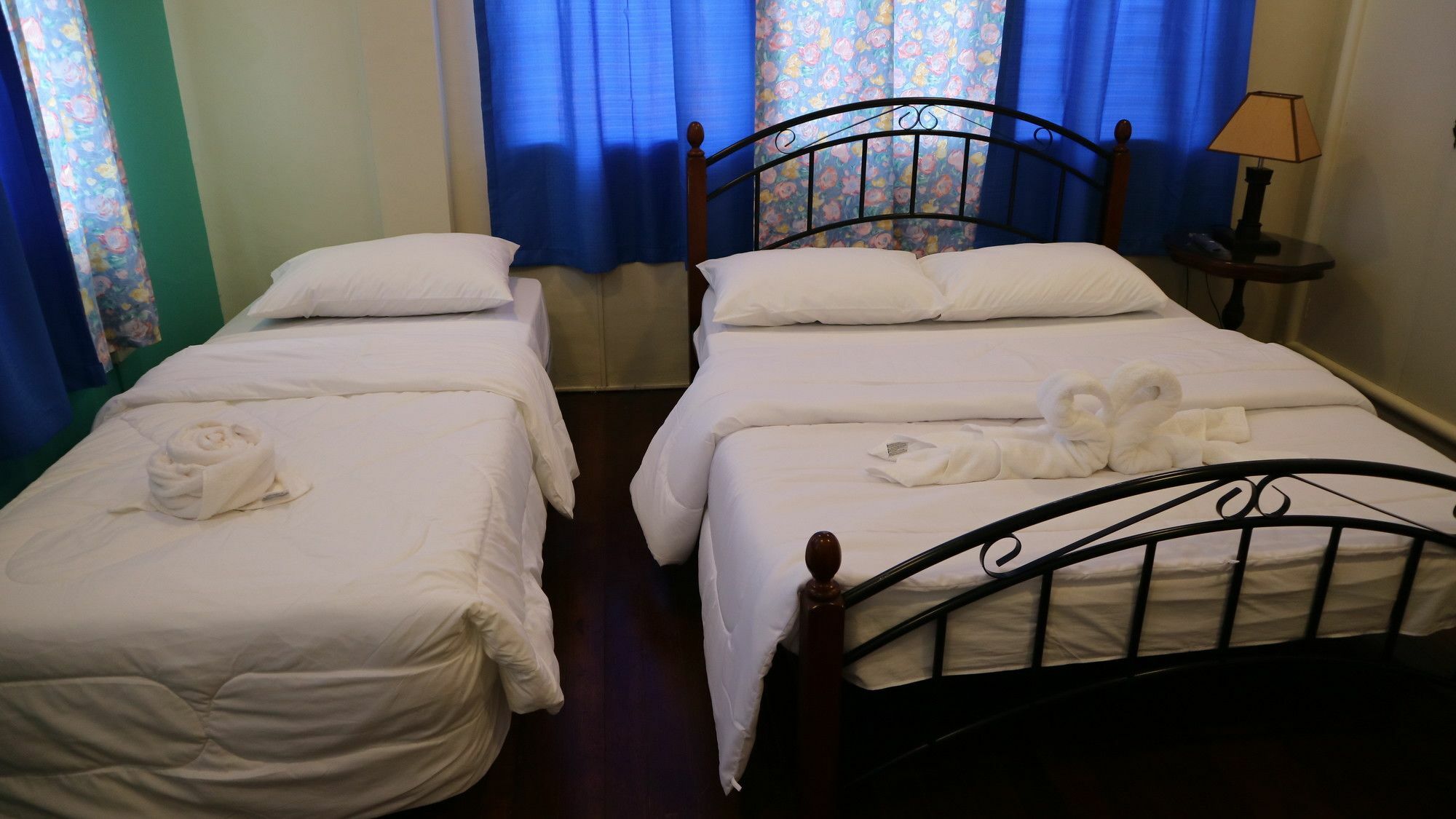 ホテル Residencia Marfel タクロバン エクステリア 写真