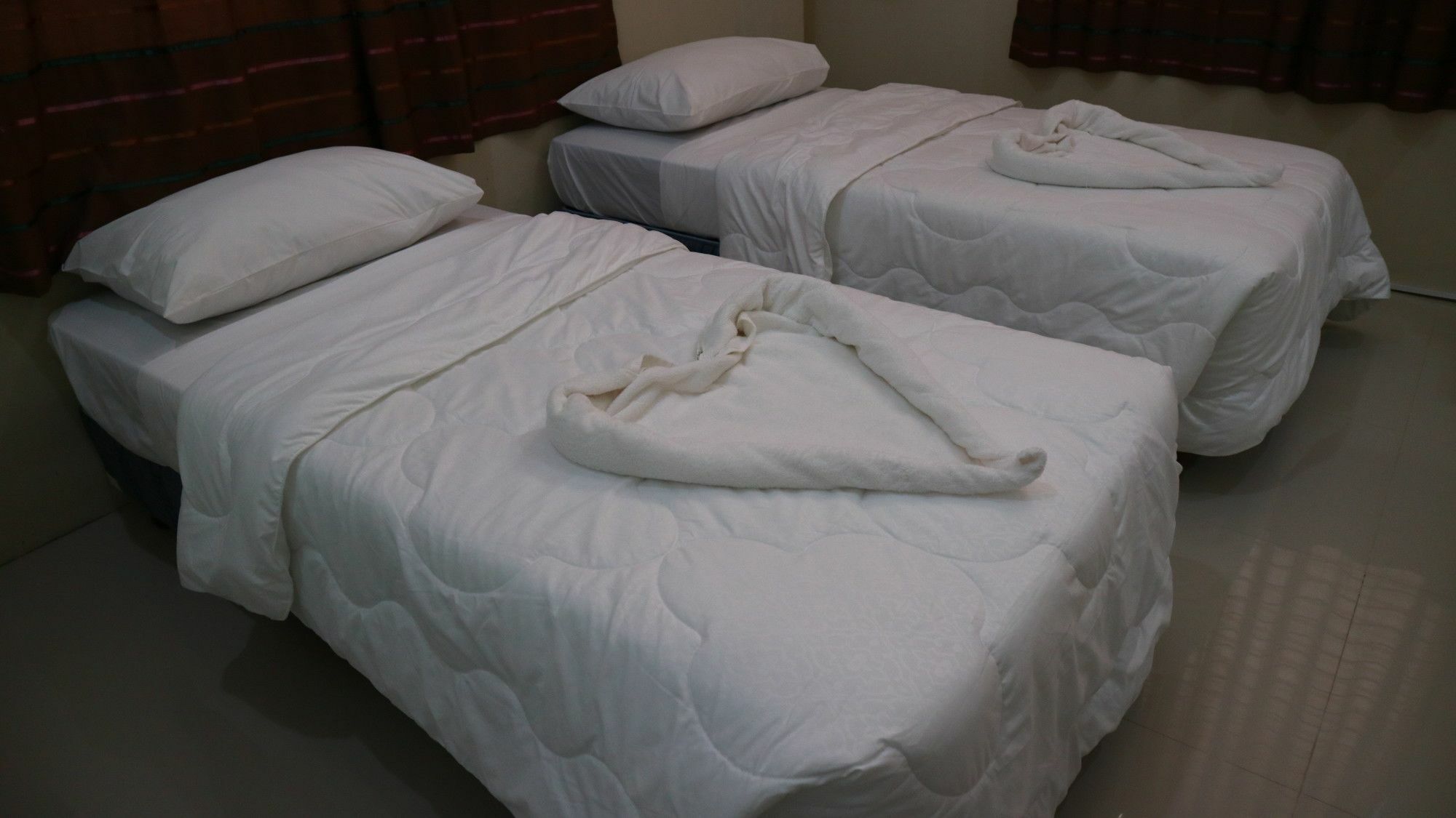 ホテル Residencia Marfel タクロバン エクステリア 写真