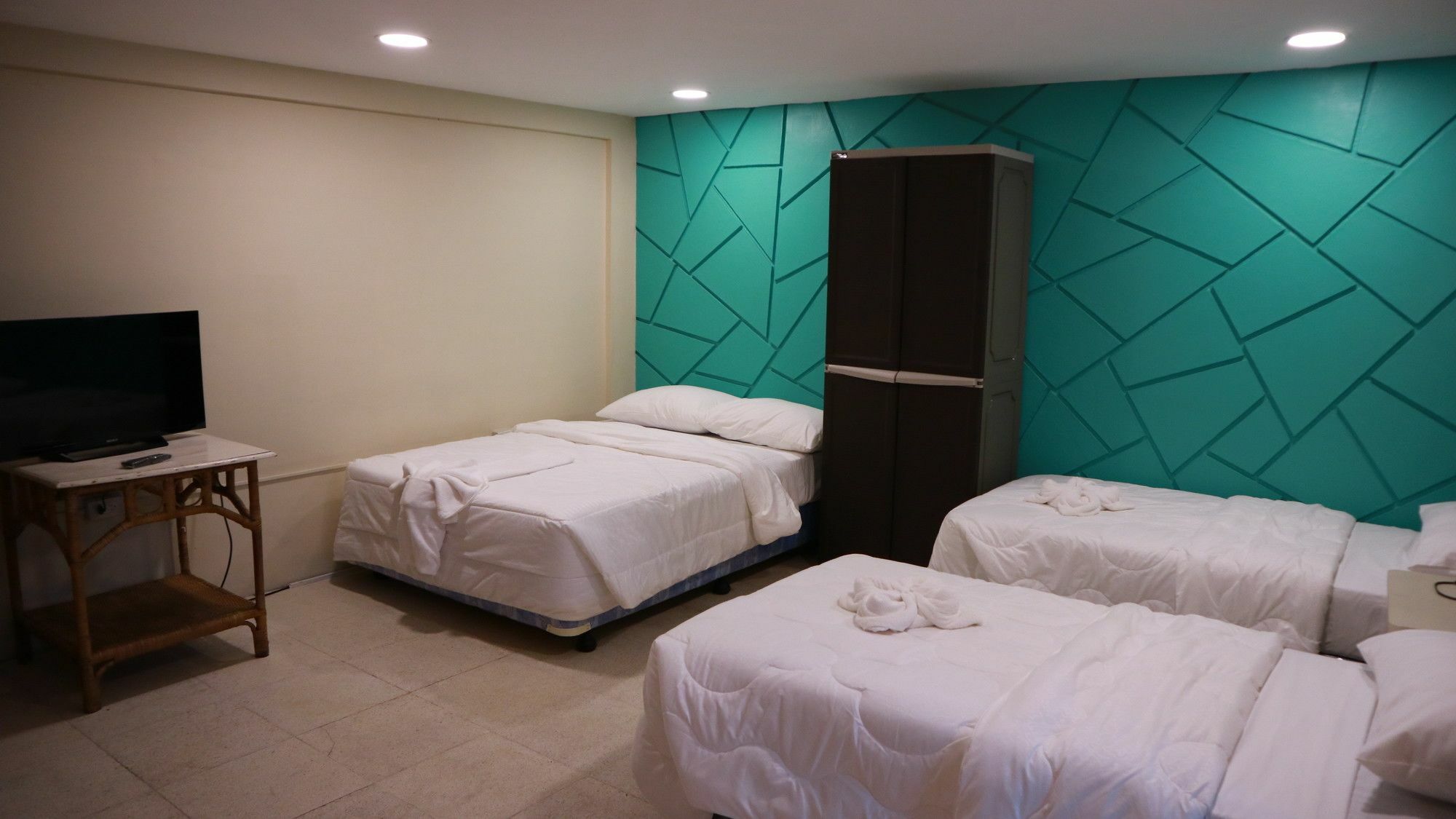 ホテル Residencia Marfel タクロバン エクステリア 写真