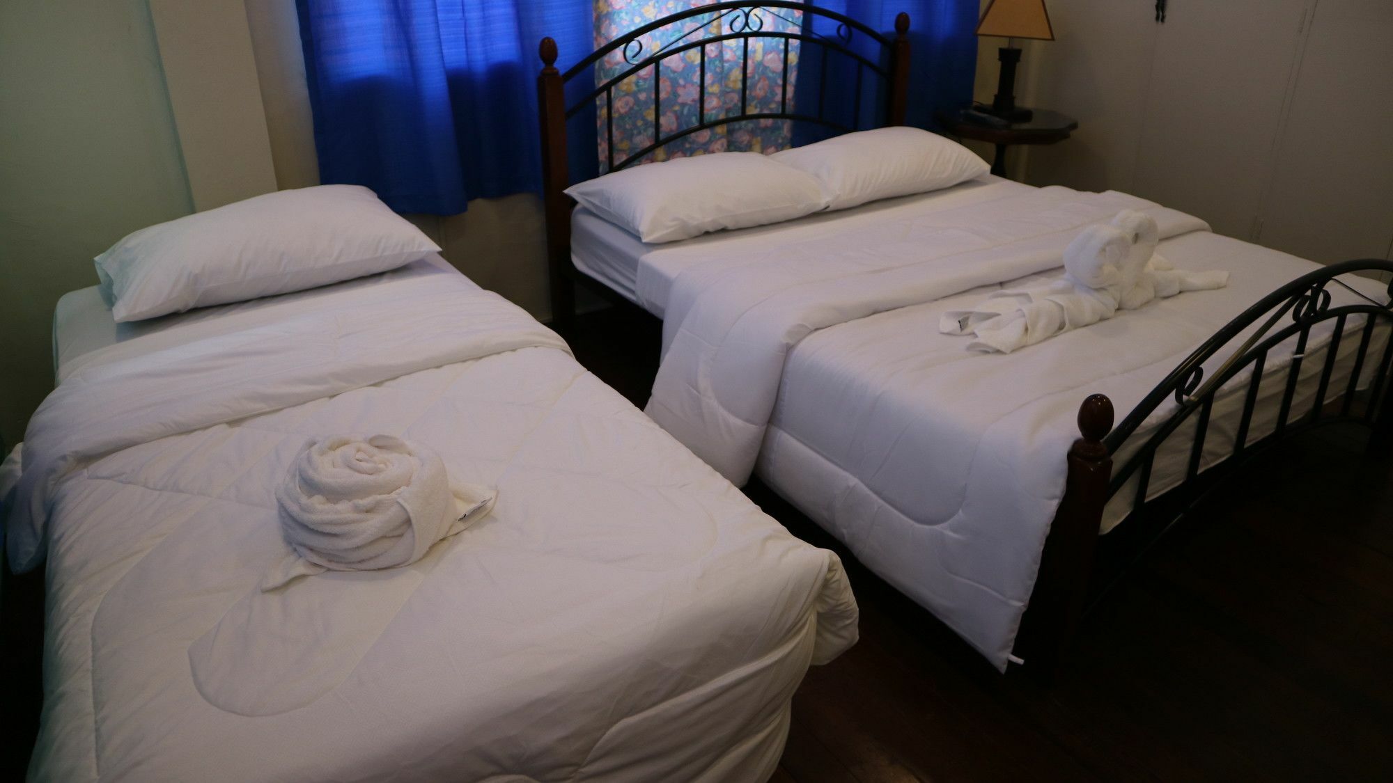 ホテル Residencia Marfel タクロバン エクステリア 写真