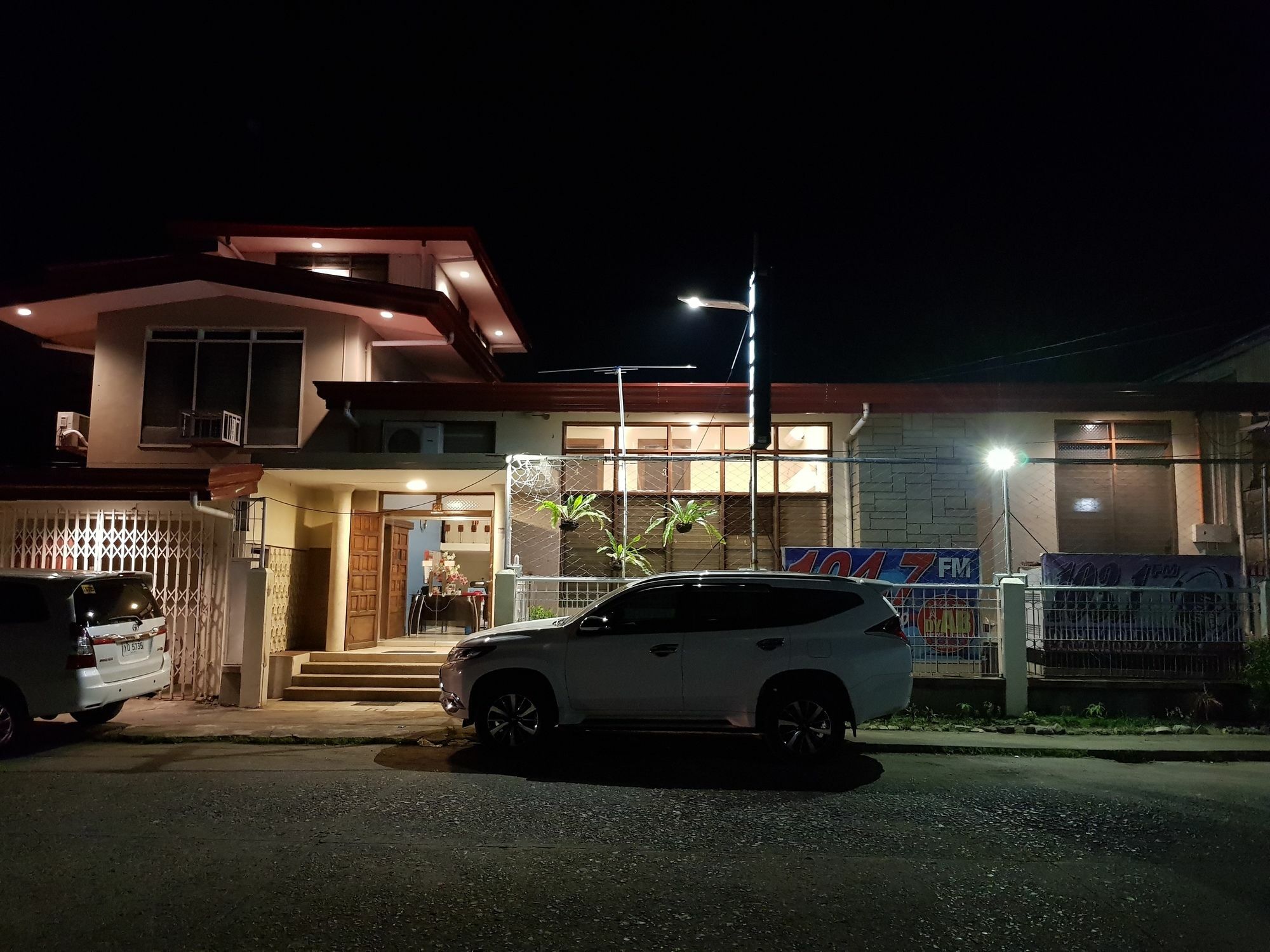 ホテル Residencia Marfel タクロバン エクステリア 写真