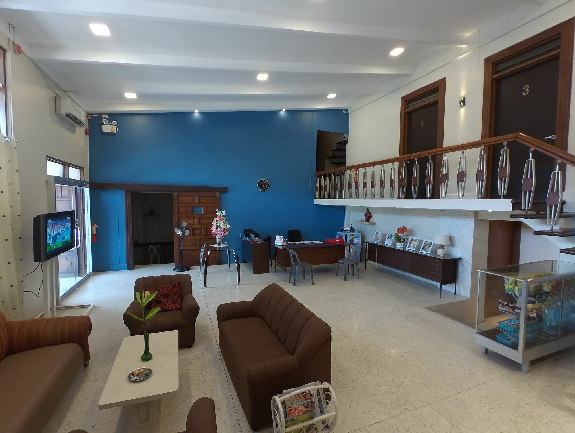 ホテル Residencia Marfel タクロバン エクステリア 写真