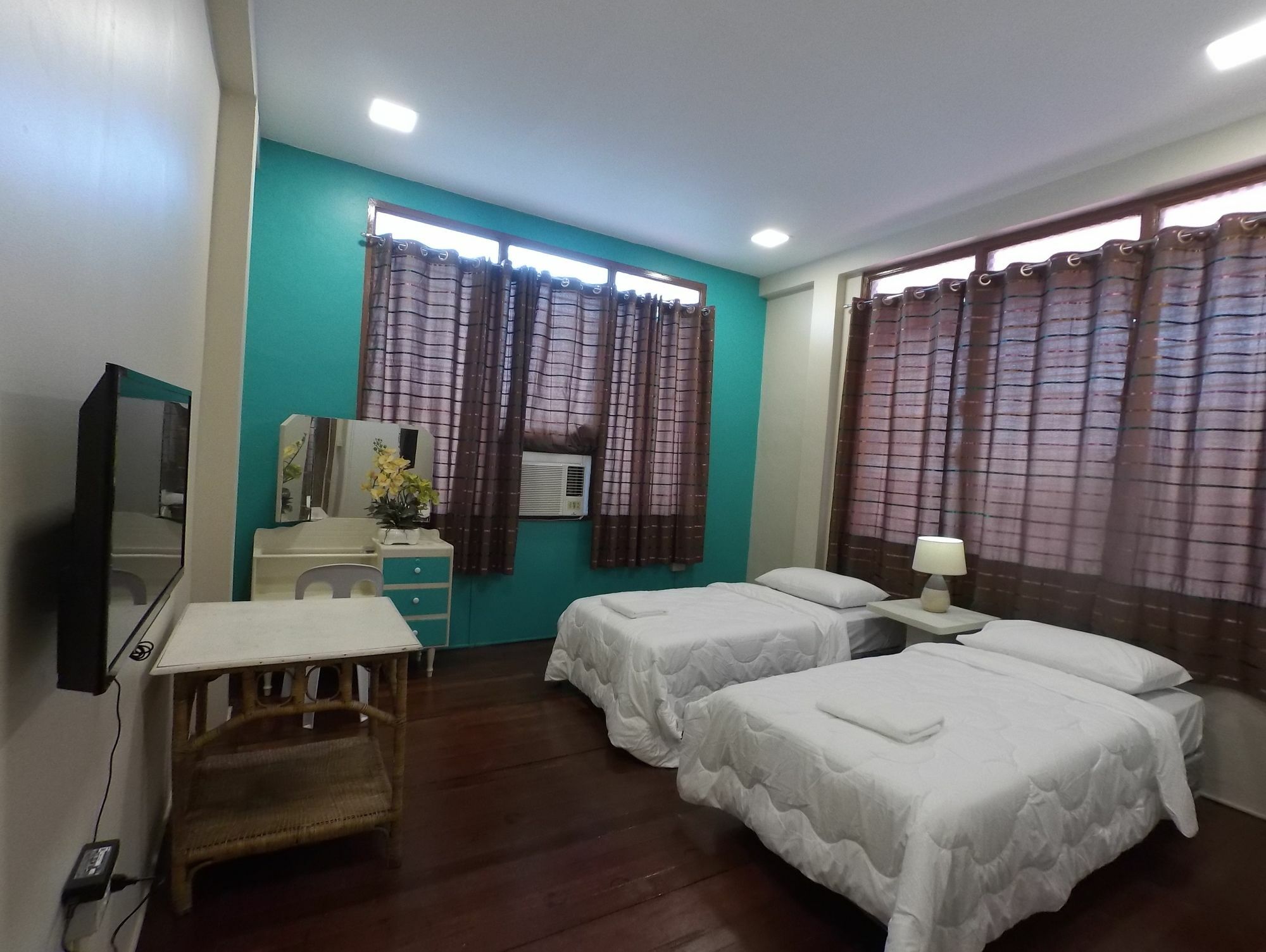 ホテル Residencia Marfel タクロバン エクステリア 写真